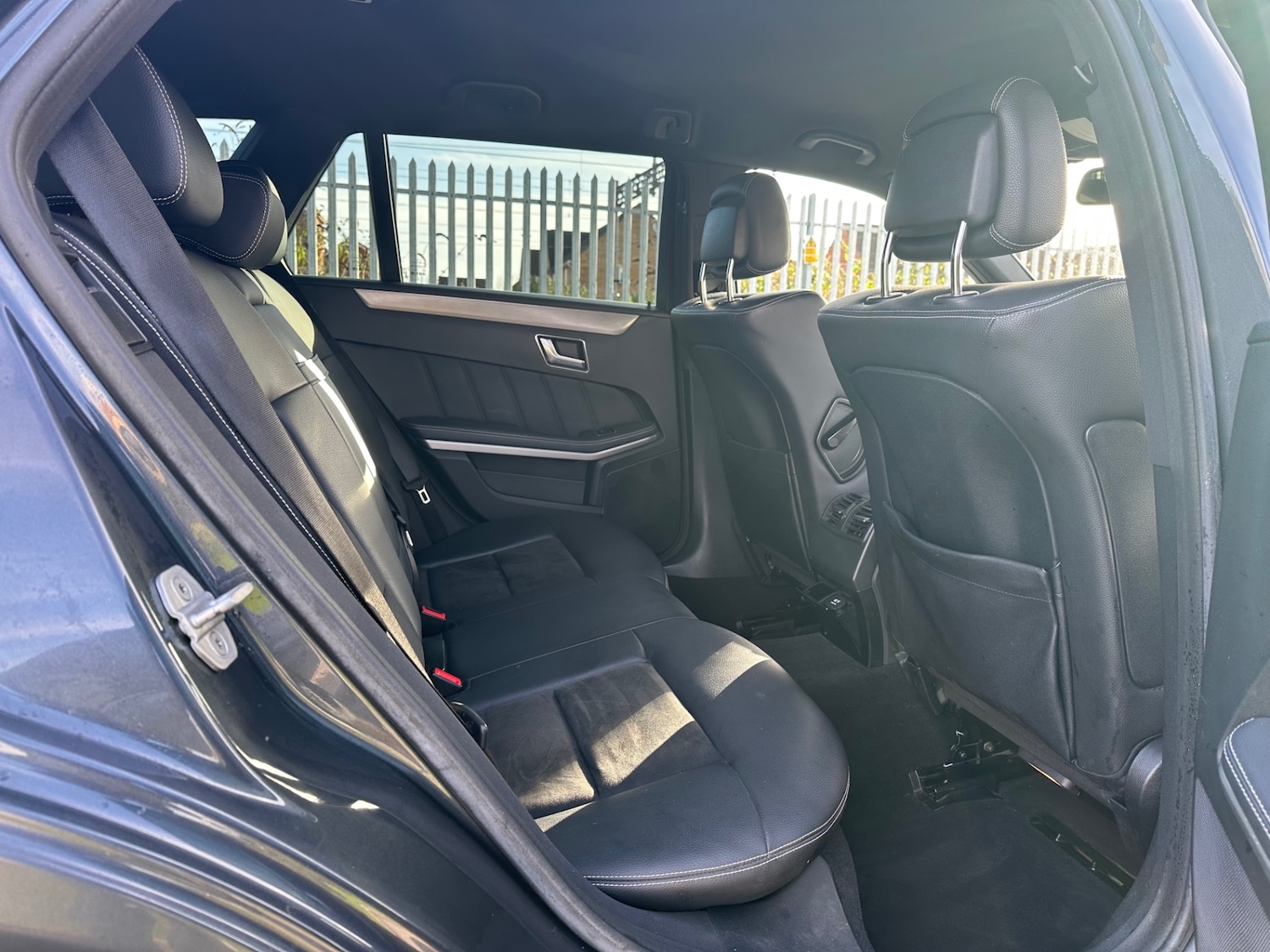 Used Mercedes-Benz E Class 2011 for sale - 76673032: Photo 10