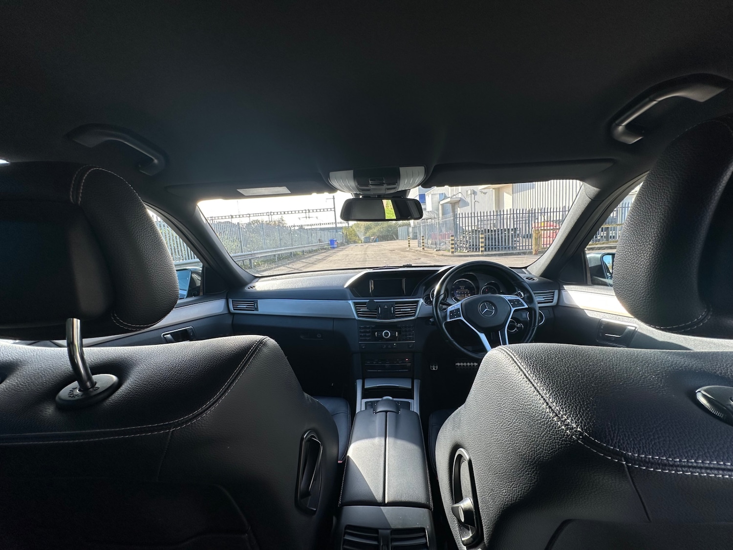 Used Mercedes-Benz E Class 2011 for sale - 76673032: Photo 12