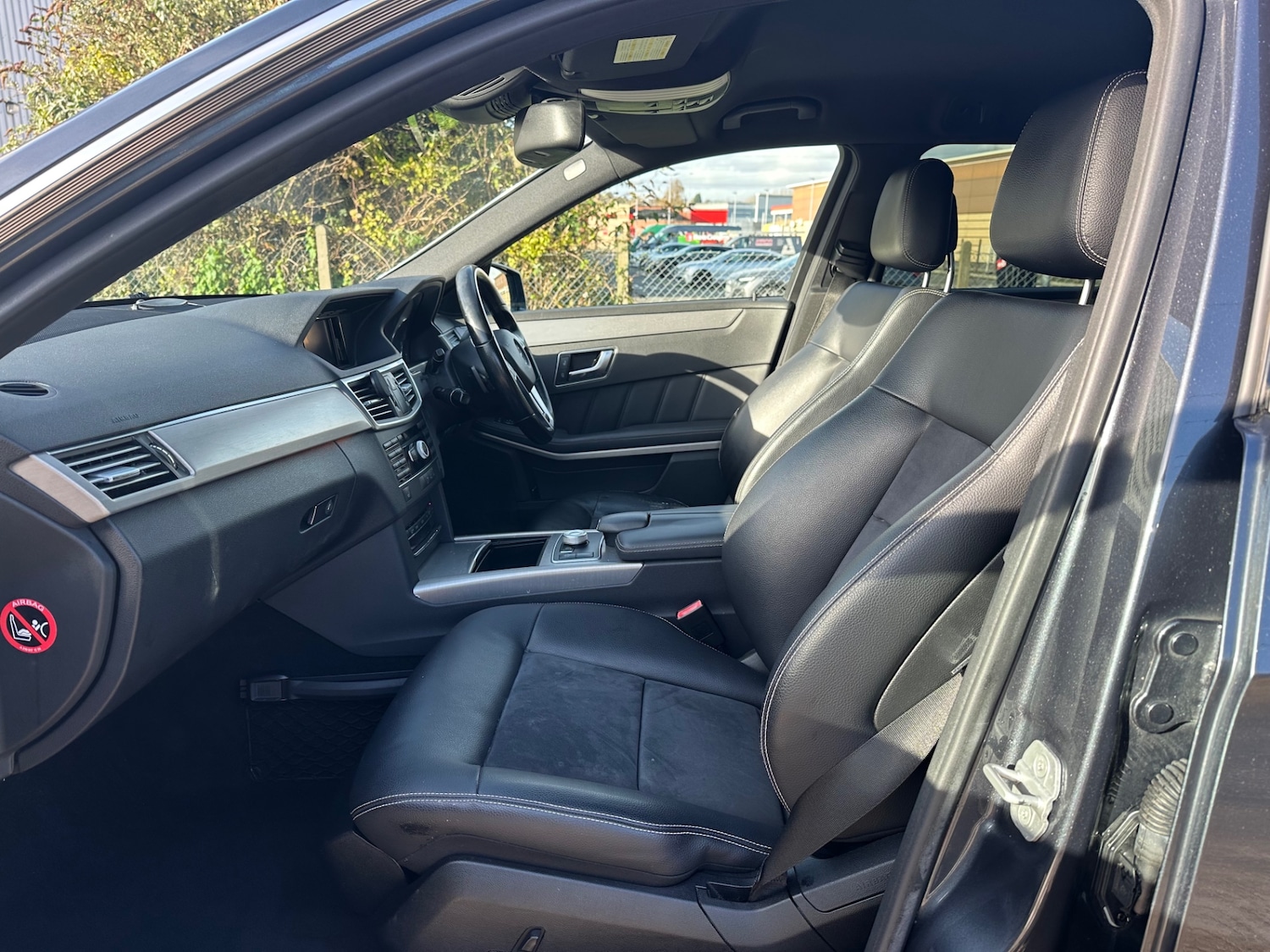 Used Mercedes-Benz E Class 2011 for sale - 76673032: Photo 13