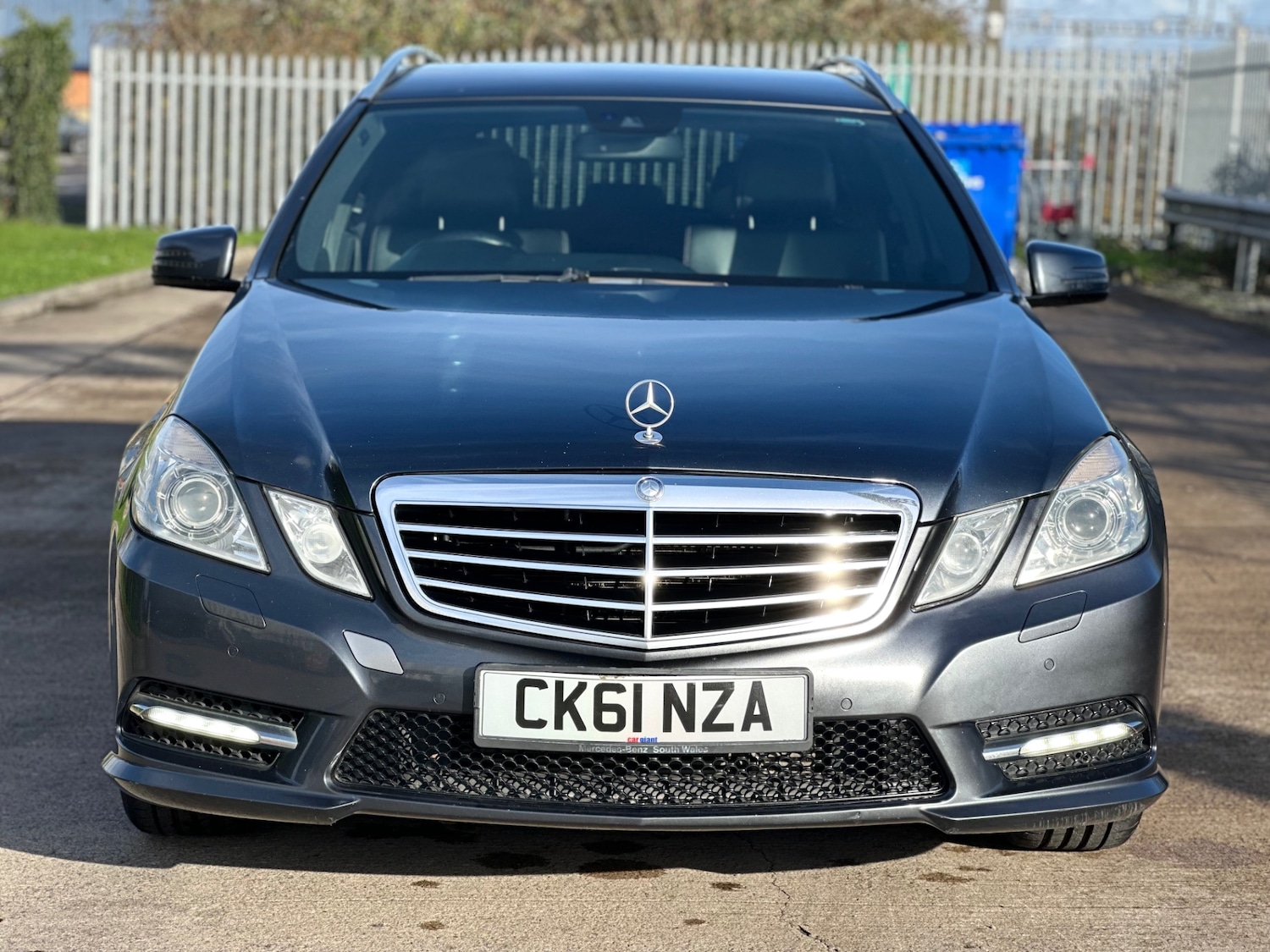 Used Mercedes-Benz E Class 2011 for sale - 76673032: Photo 2
