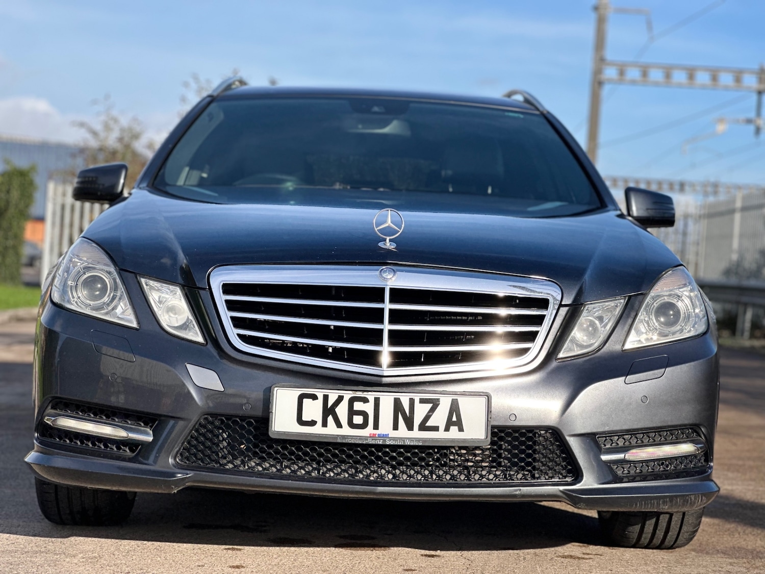 Used Mercedes-Benz E Class 2011 for sale - 76673032: Photo 3