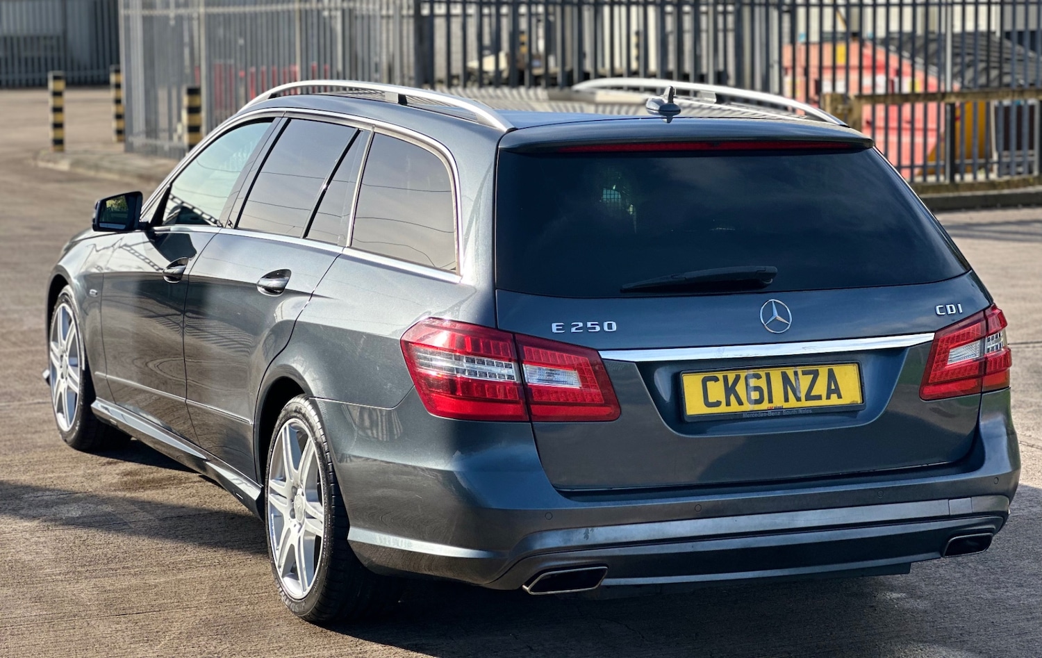 Used Mercedes-Benz E Class 2011 for sale - 76673032: Photo 5