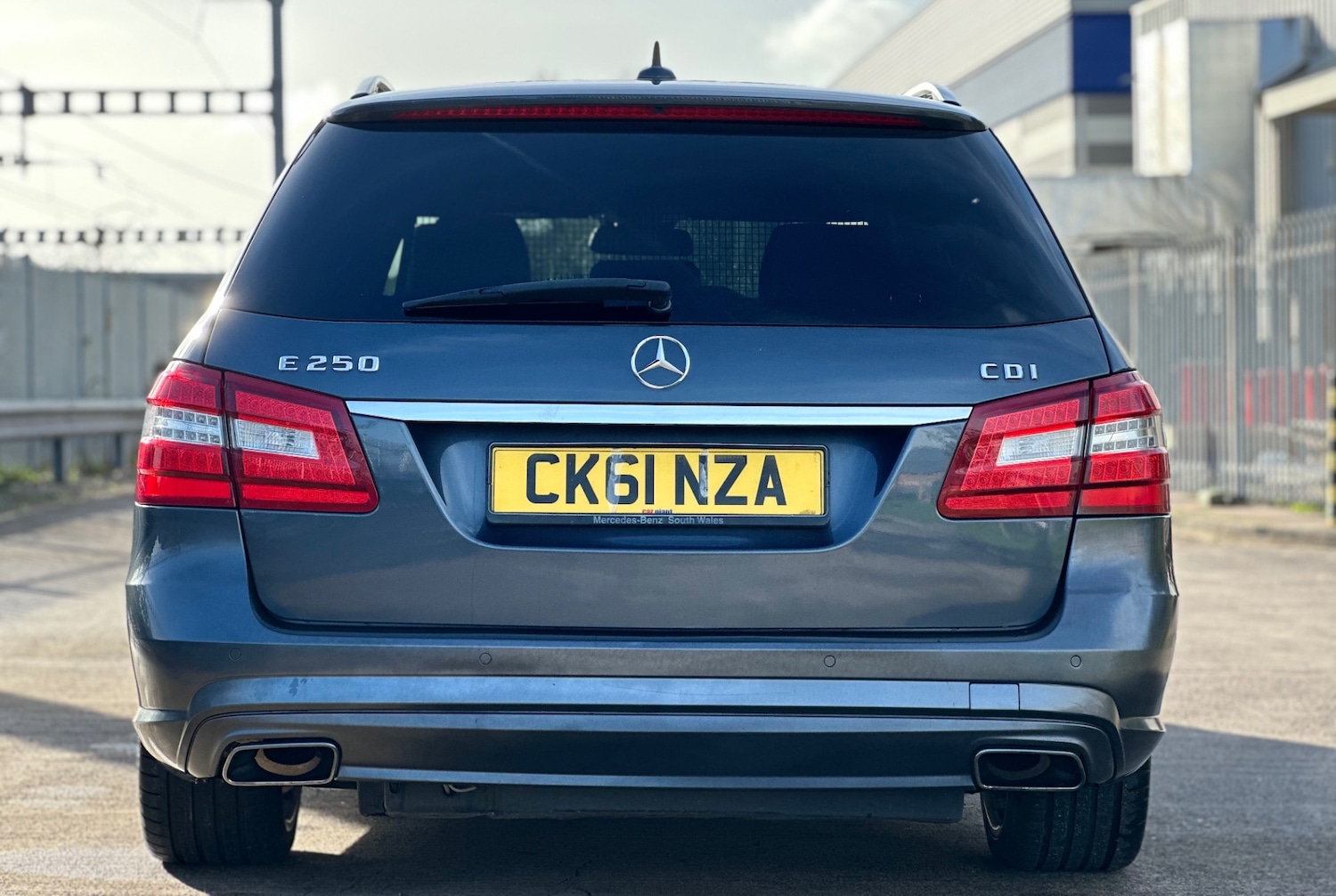 Used Mercedes-Benz E Class 2011 for sale - 76673032: Photo 7