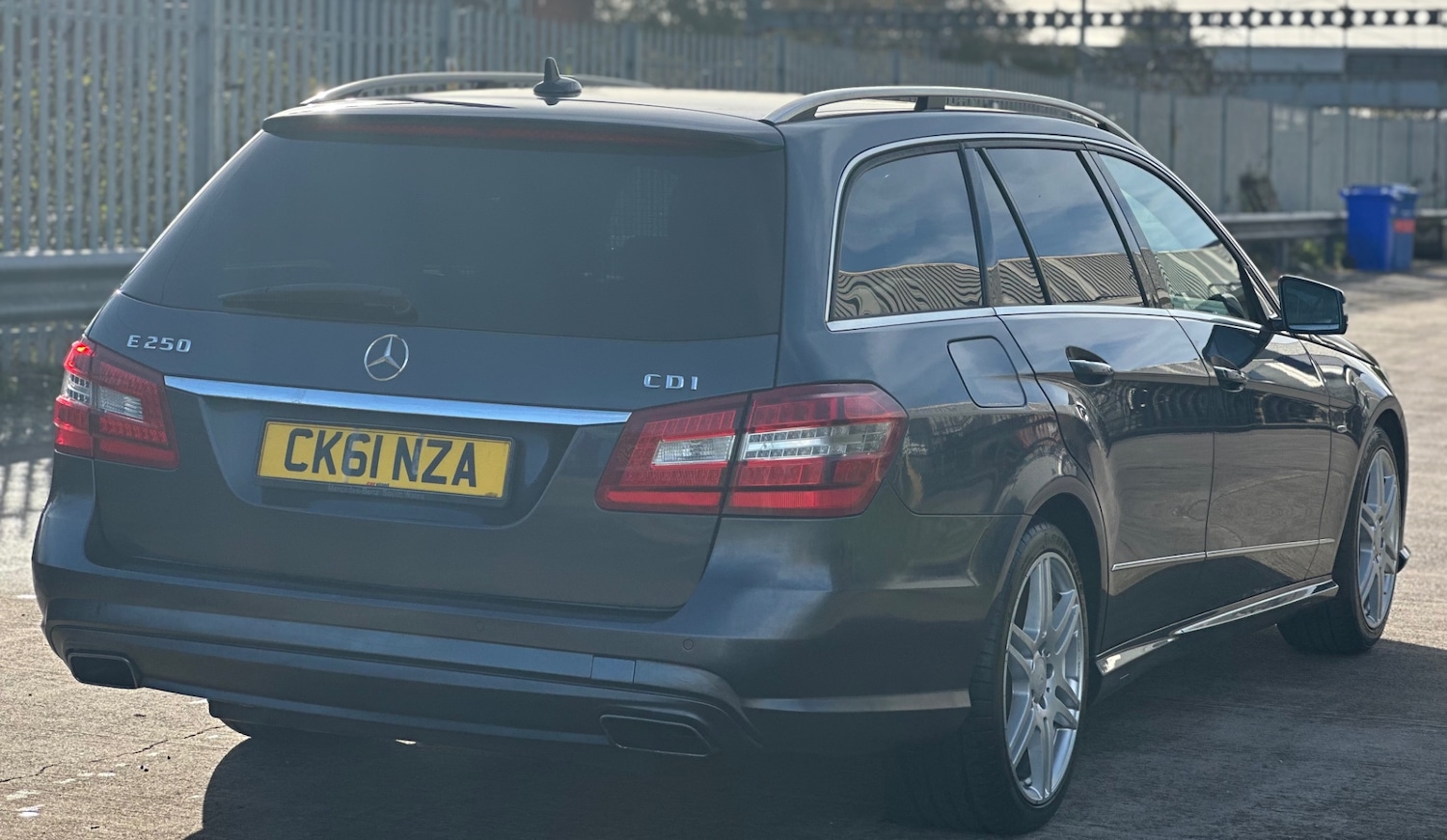 Used Mercedes-Benz E Class 2011 for sale - 76673032: Photo 8