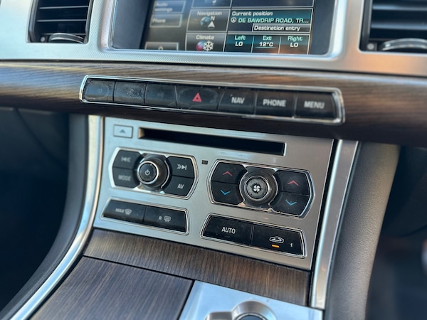Used Jaguar XF 2014 for sale - 74432479: Photo 12
