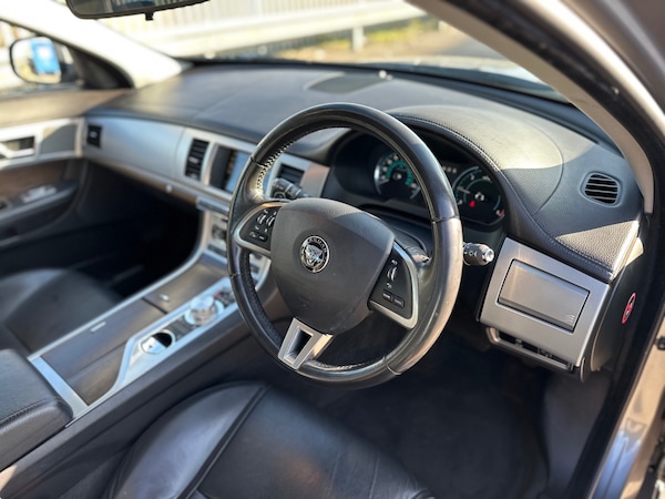 Used Jaguar XF 2014 for sale - 74432479: Photo 9
