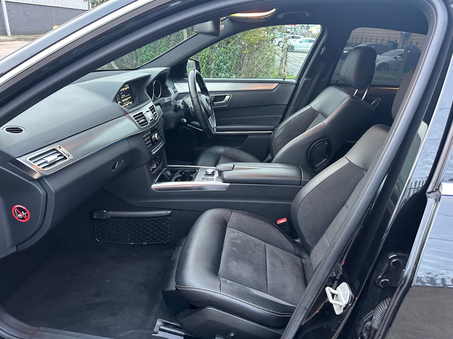 Used Mercedes-Benz E Class 2013 for sale - 76585619: Photo 14