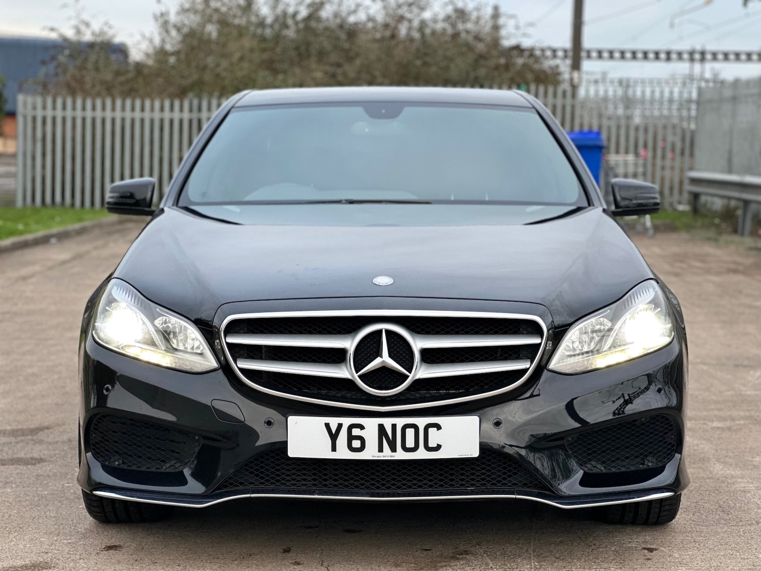 Used Mercedes-Benz E Class 2013 for sale - 76585619: Photo 2