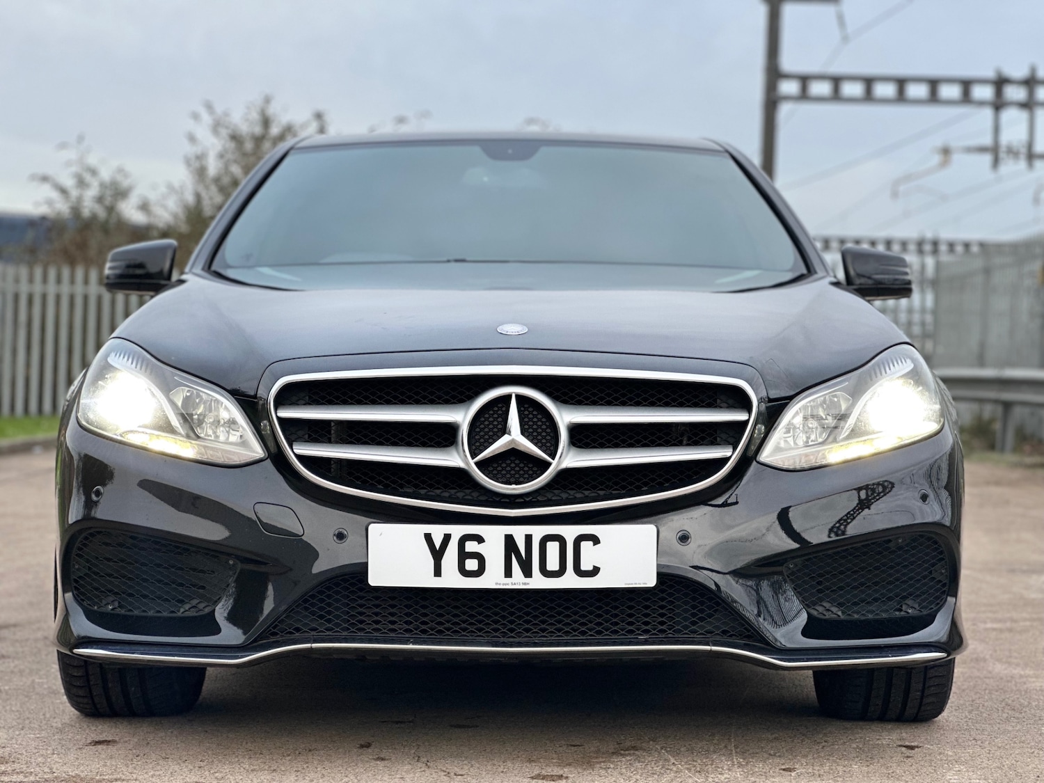 Used Mercedes-Benz E Class 2013 for sale - 76585619: Photo 3