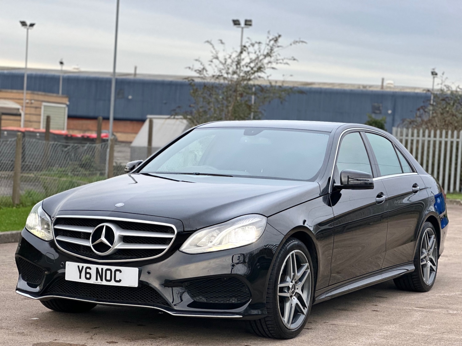 Used Mercedes-Benz E Class 2013 for sale - 76585619: Photo 4