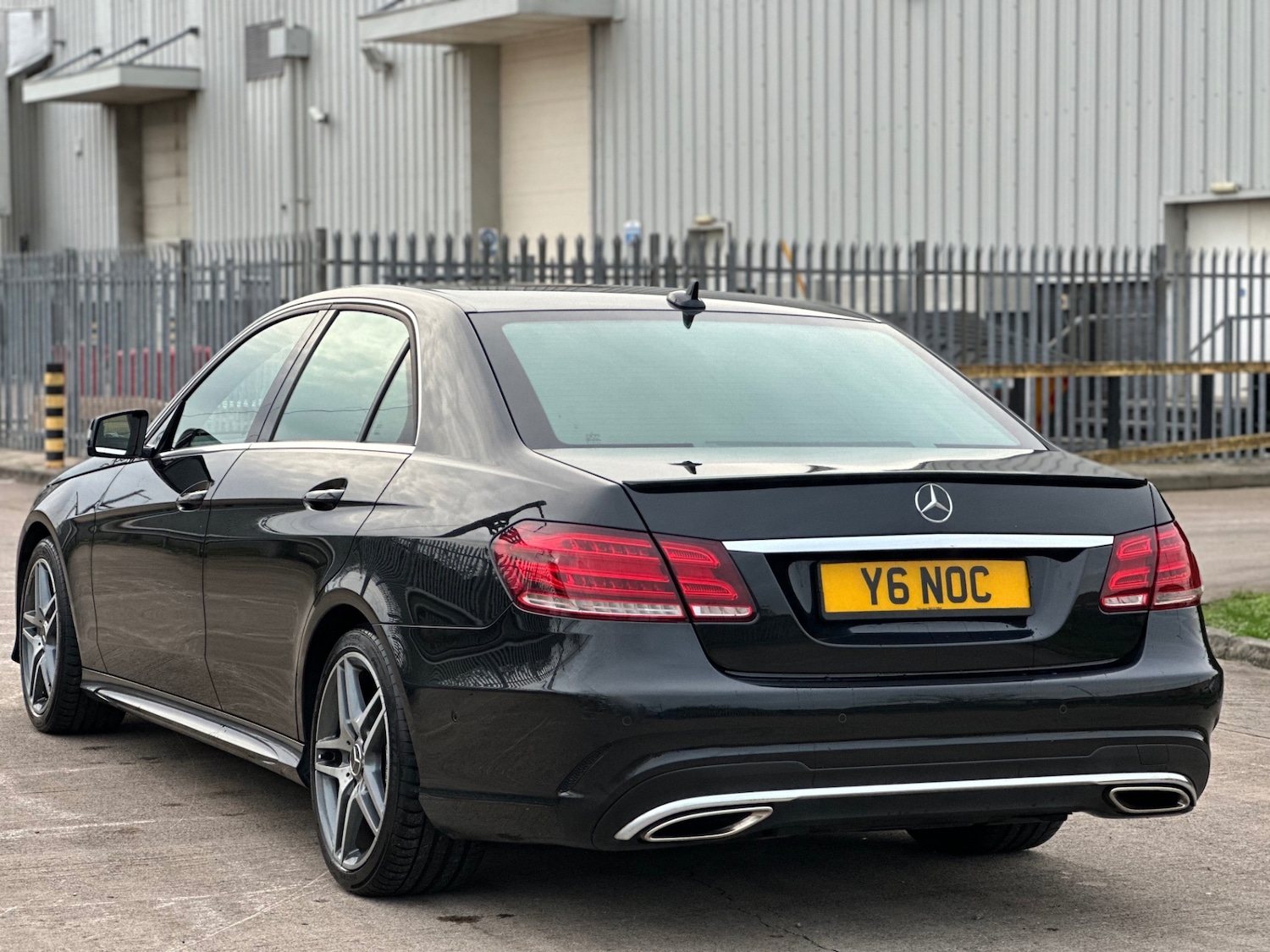 Used Mercedes-Benz E Class 2013 for sale - 76585619: Photo 5