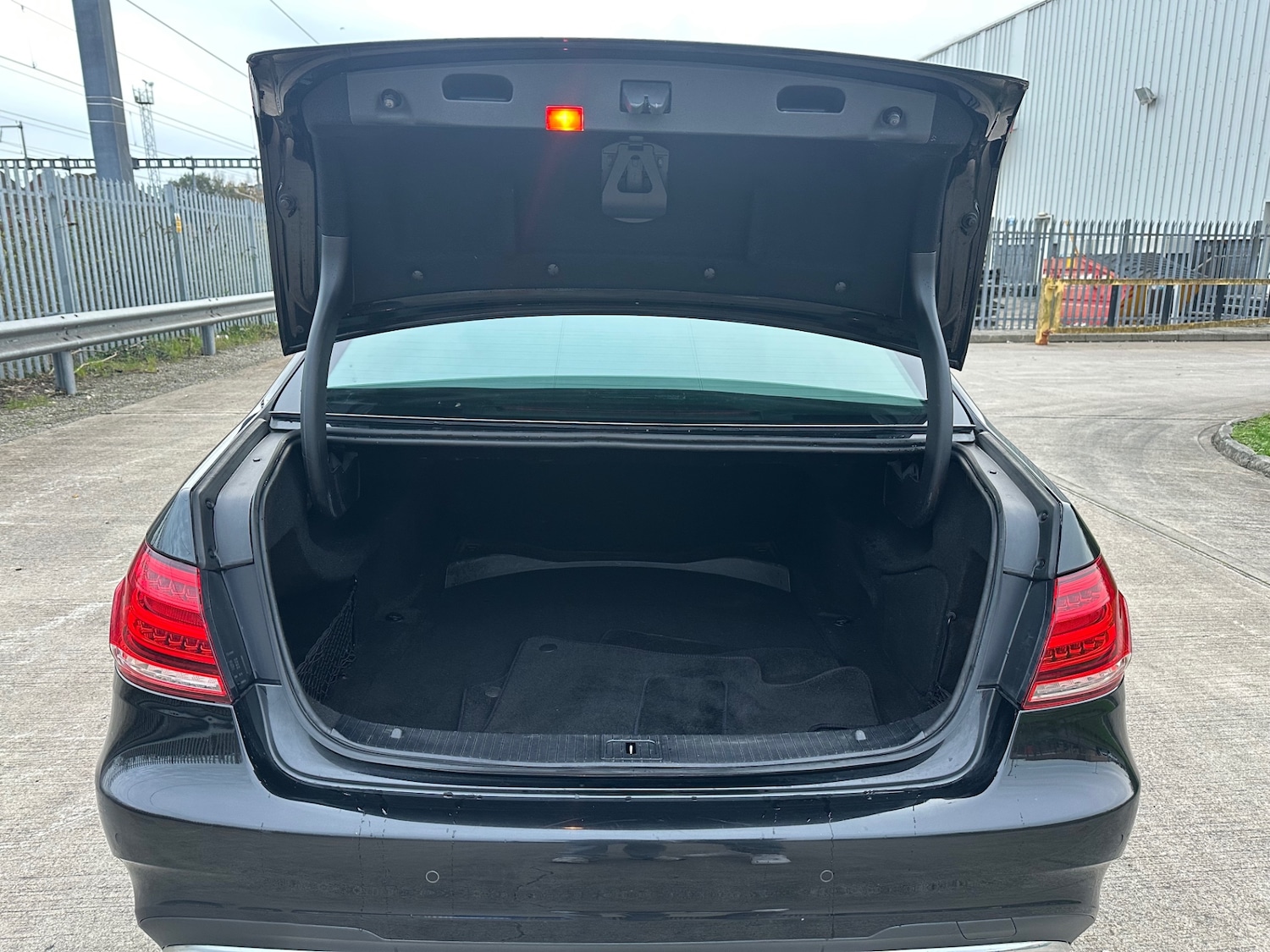 Used Mercedes-Benz E Class 2013 for sale - 76585619: Photo 9