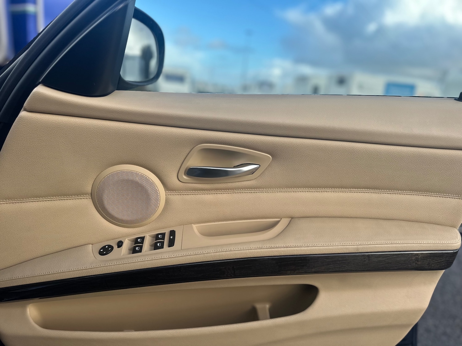 Used BMW 3 Series 2011 for sale - 76364850: Photo 15