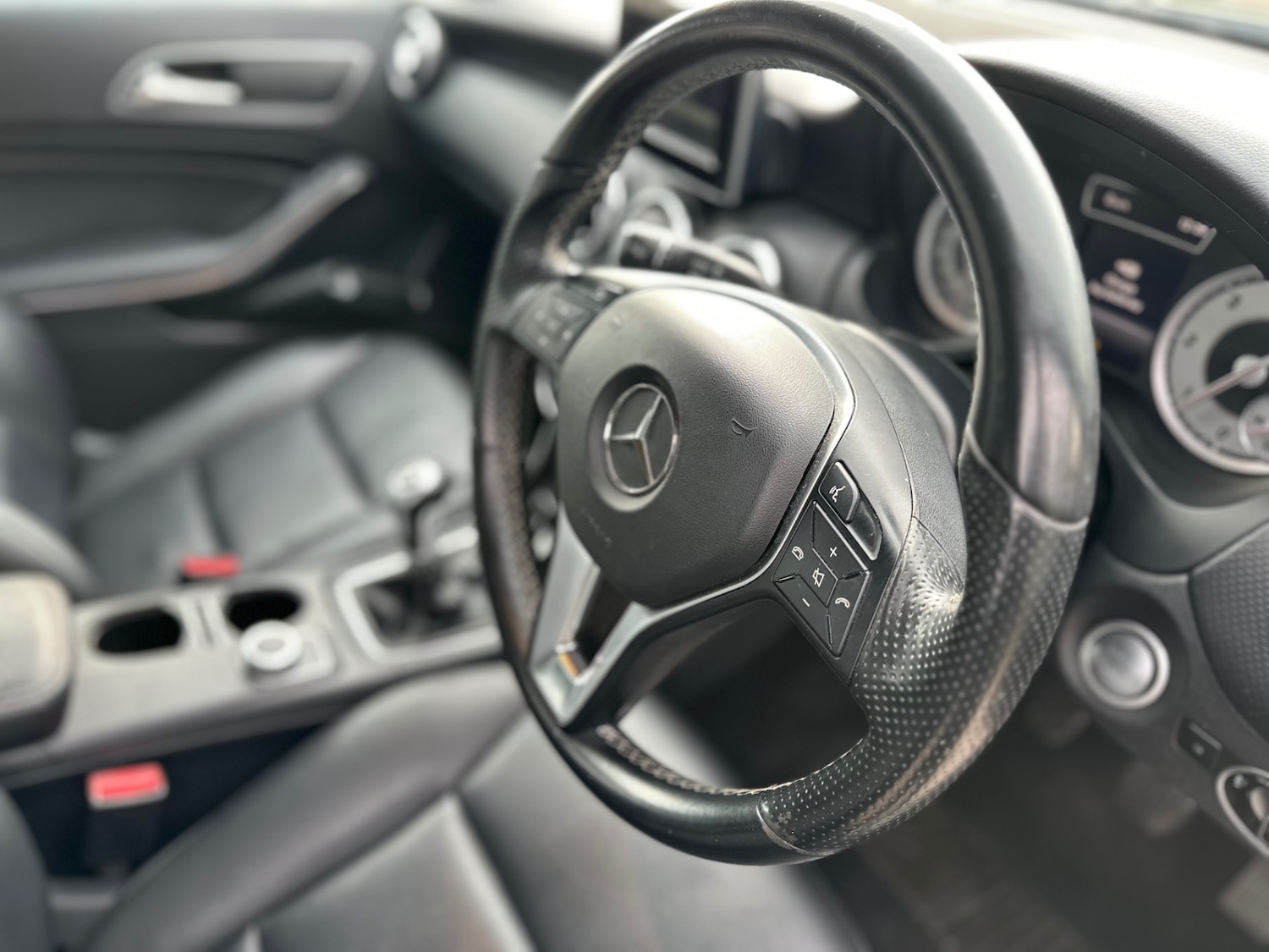 Used Mercedes-Benz A-Class 2015 for sale - 76379664: Photo 10