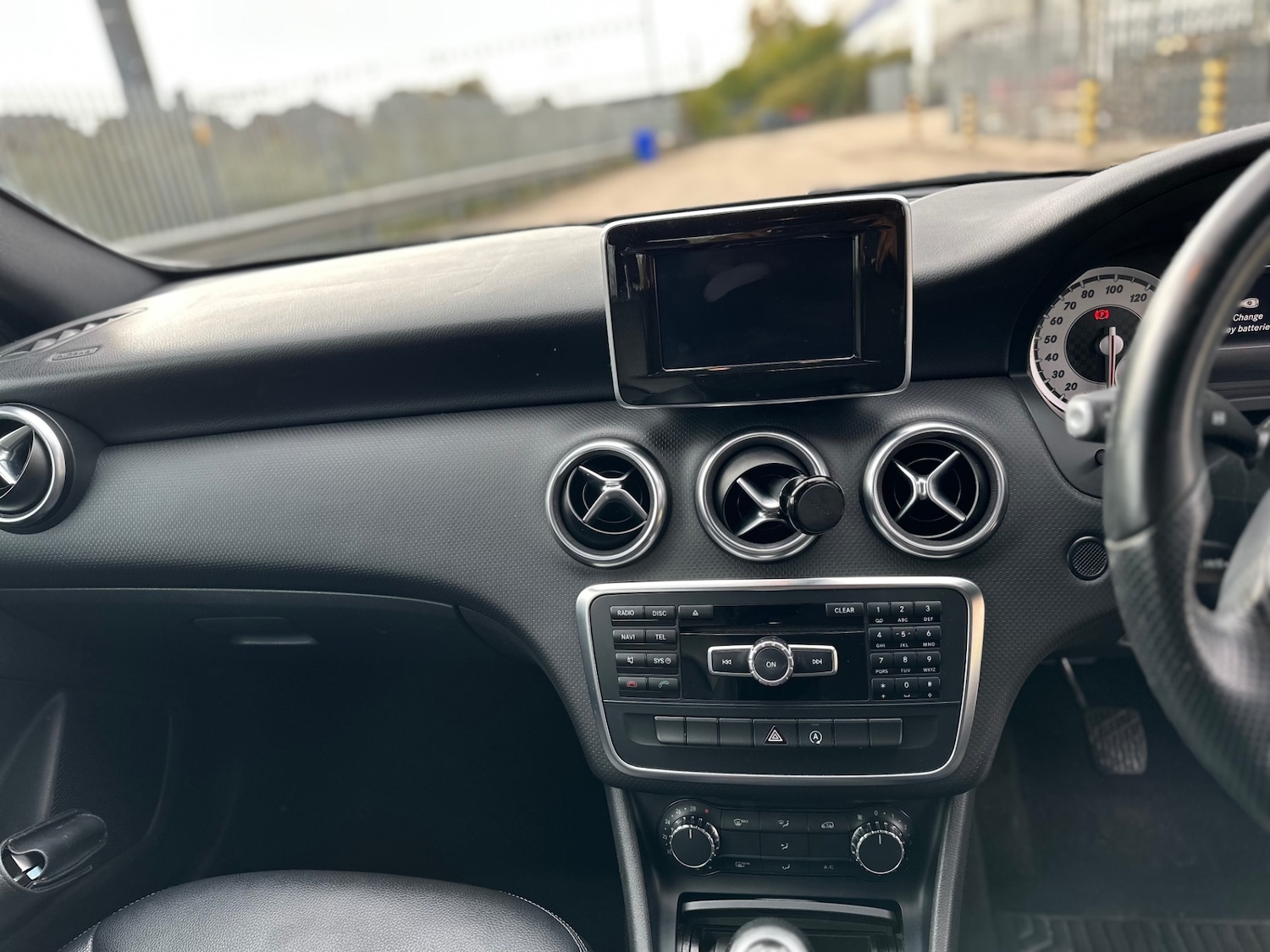 Used Mercedes-Benz A-Class 2015 for sale - 76379664: Photo 8