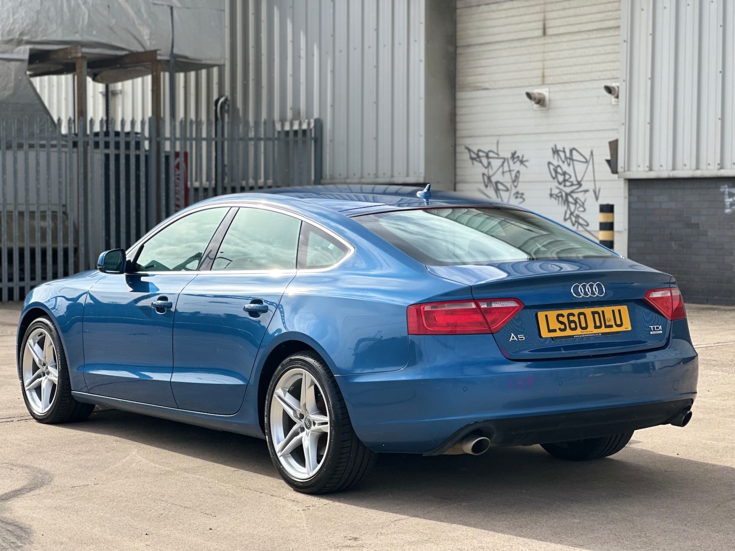 Used Audi A5 2010 for sale - 76172501: Photo 5