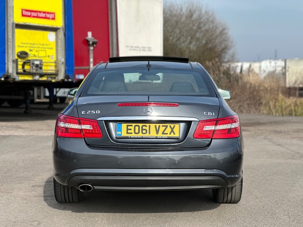 Used Mercedes-Benz E-Class 2011 for sale - 73971990: Photo 5