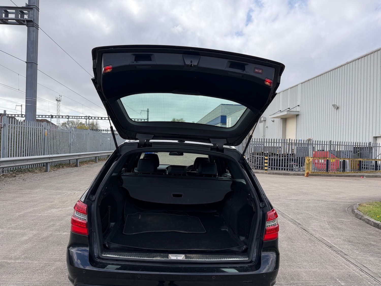 Used Mercedes-Benz E Class 2012 for sale - 78183455: Photo 18