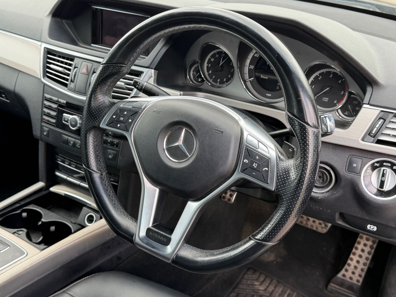 Used Mercedes-Benz E Class 2012 for sale - 78183455: Photo 21