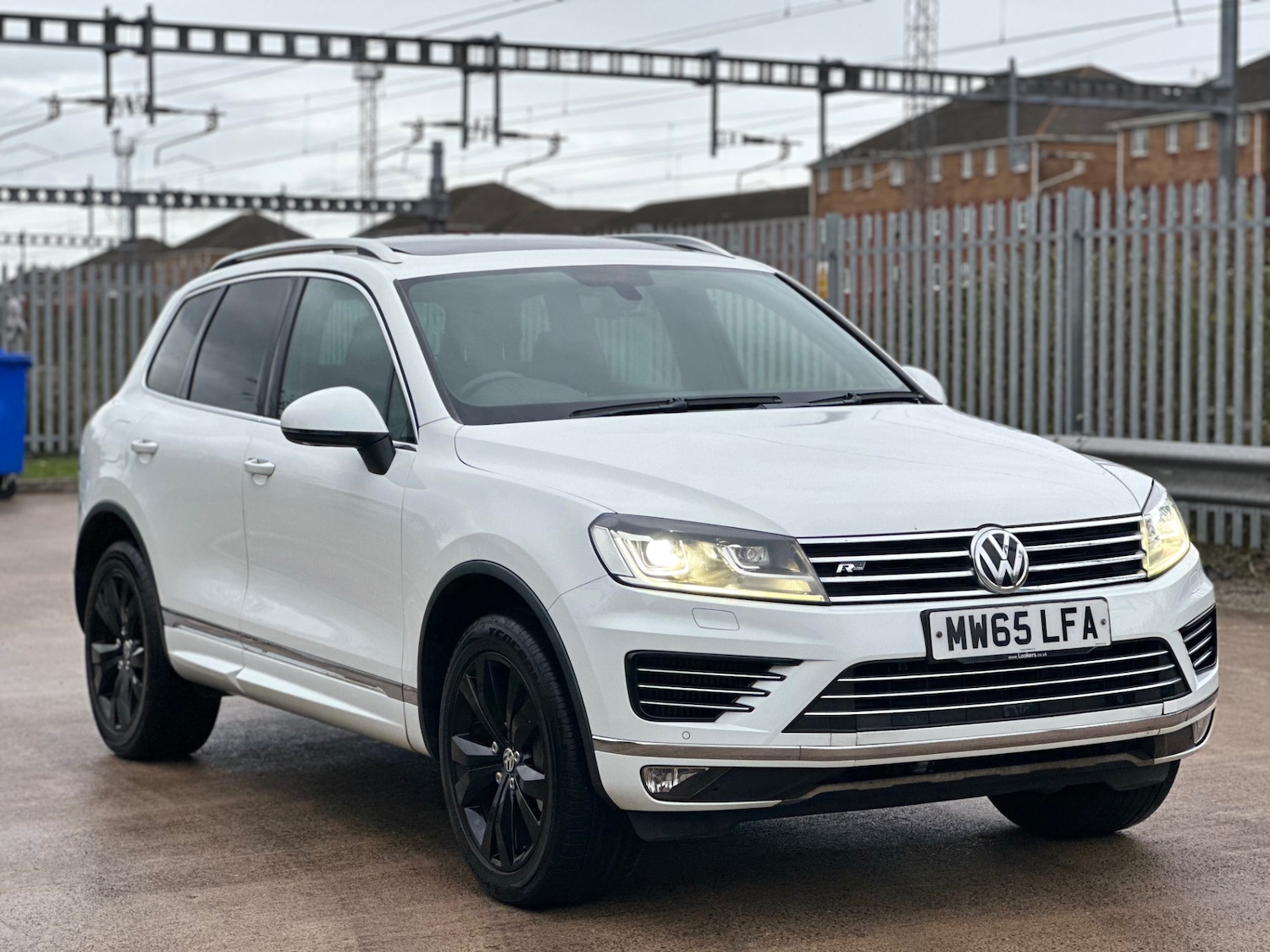 Used Volkswagen Touareg 2015 for sale - 76418525: Photo 1