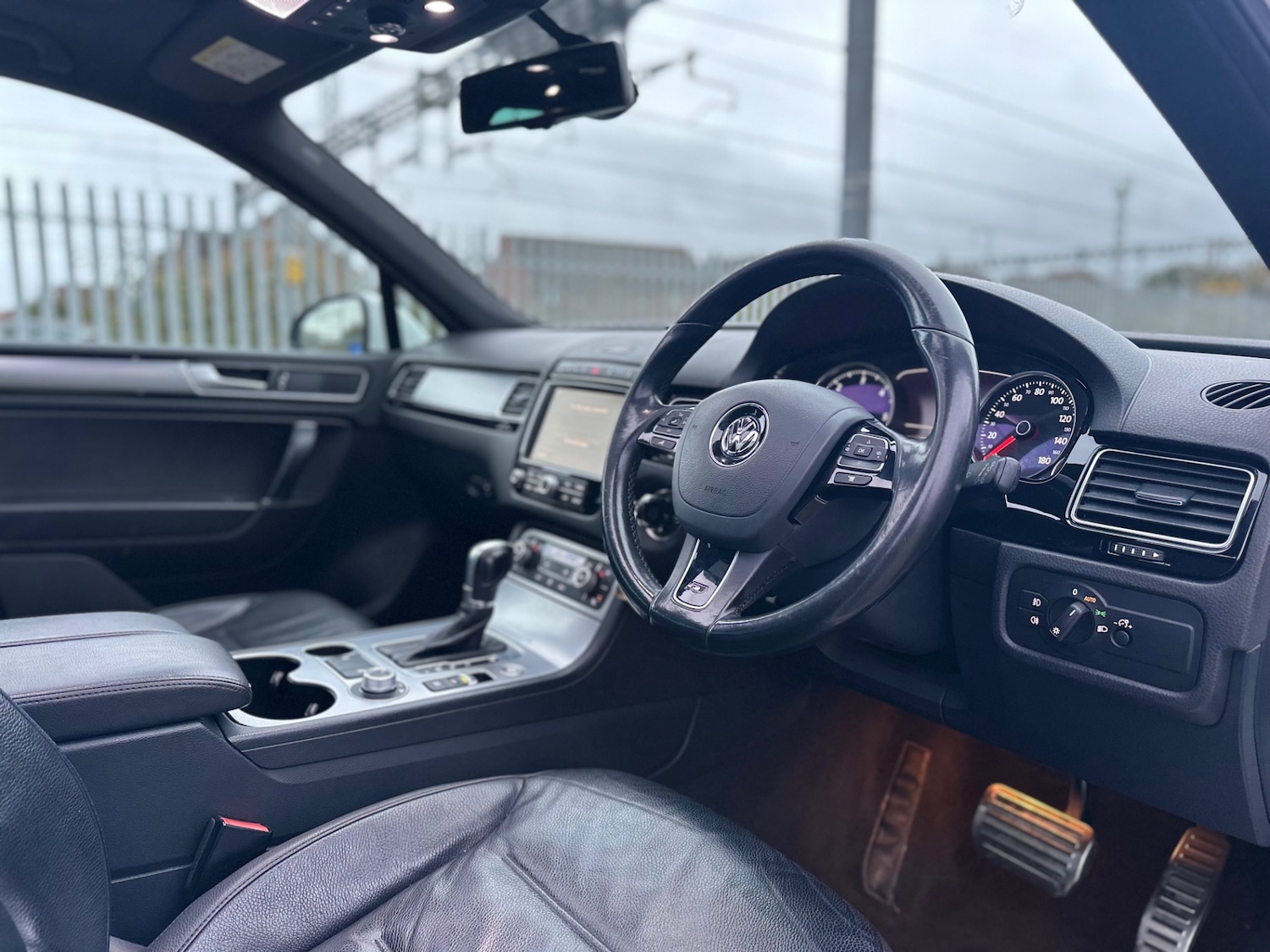 Used Volkswagen Touareg 2015 for sale - 76418525: Photo 16