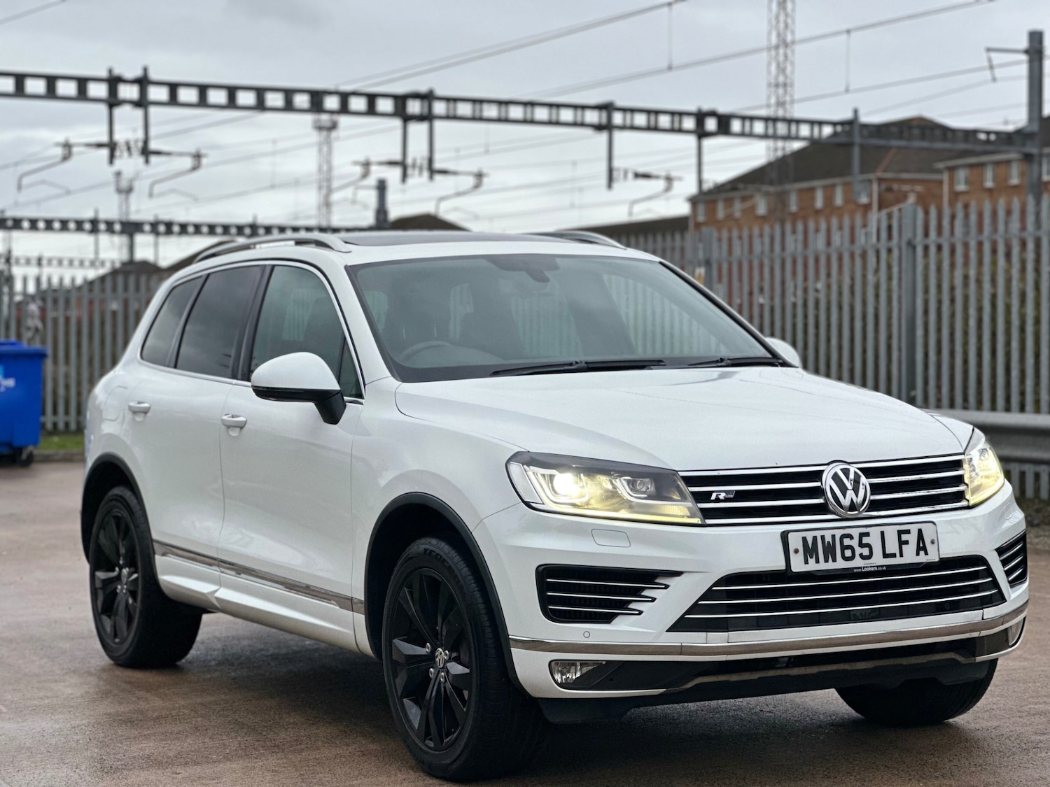 Used Volkswagen Touareg 2015 for sale - 76418525: Photo 2