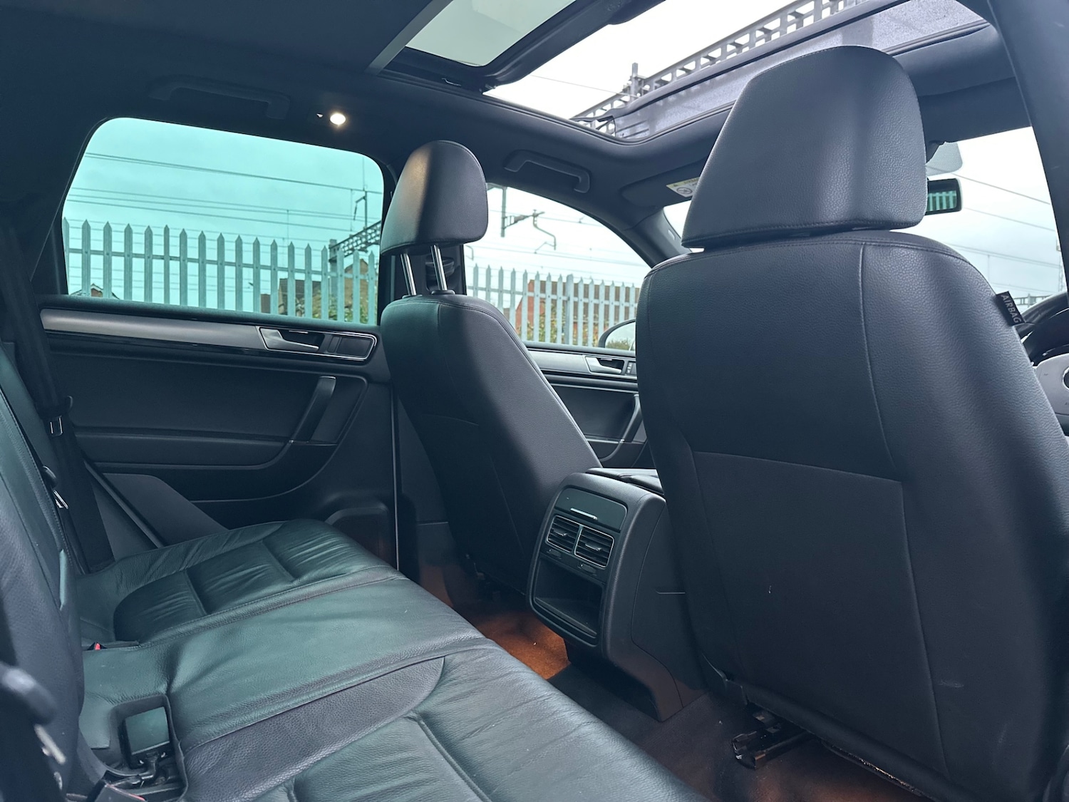 Used Volkswagen Touareg 2015 for sale - 76418525: Photo 20