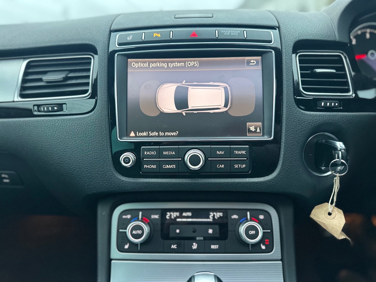 Used Volkswagen Touareg 2015 for sale - 76418525: Photo 24