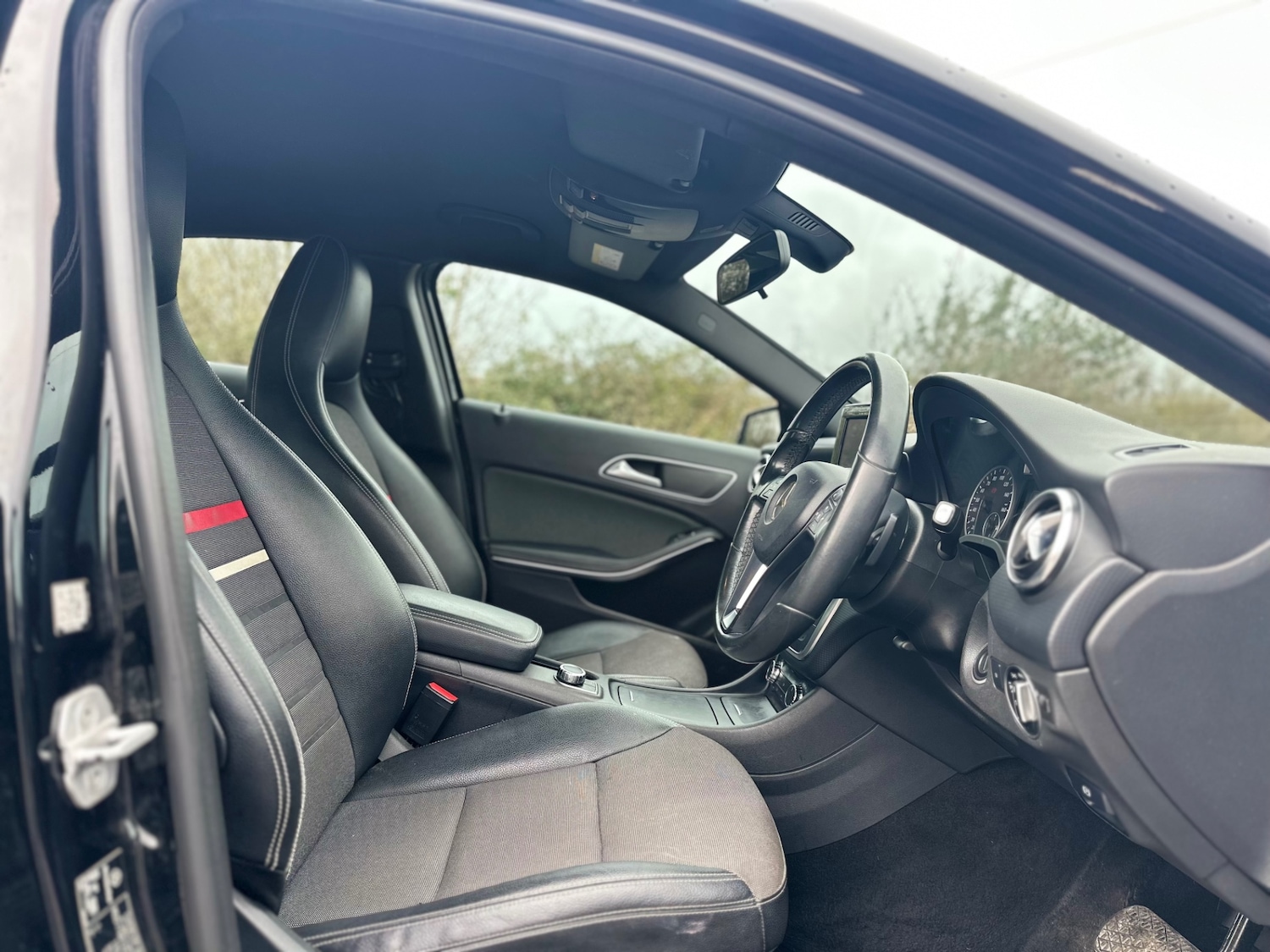 Used Mercedes-Benz A-Class 2015 for sale - 77945207: Photo 16