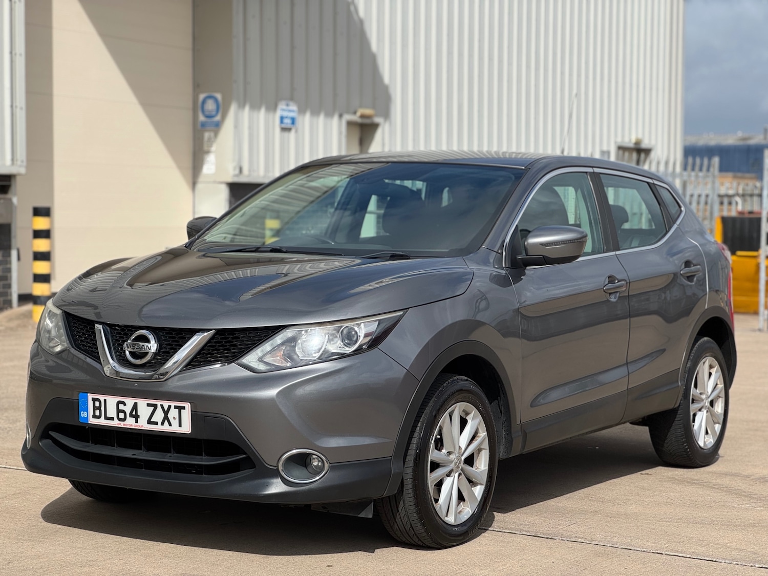 Used Nissan Qashqai 2015 for sale - 75976242: Photo 2