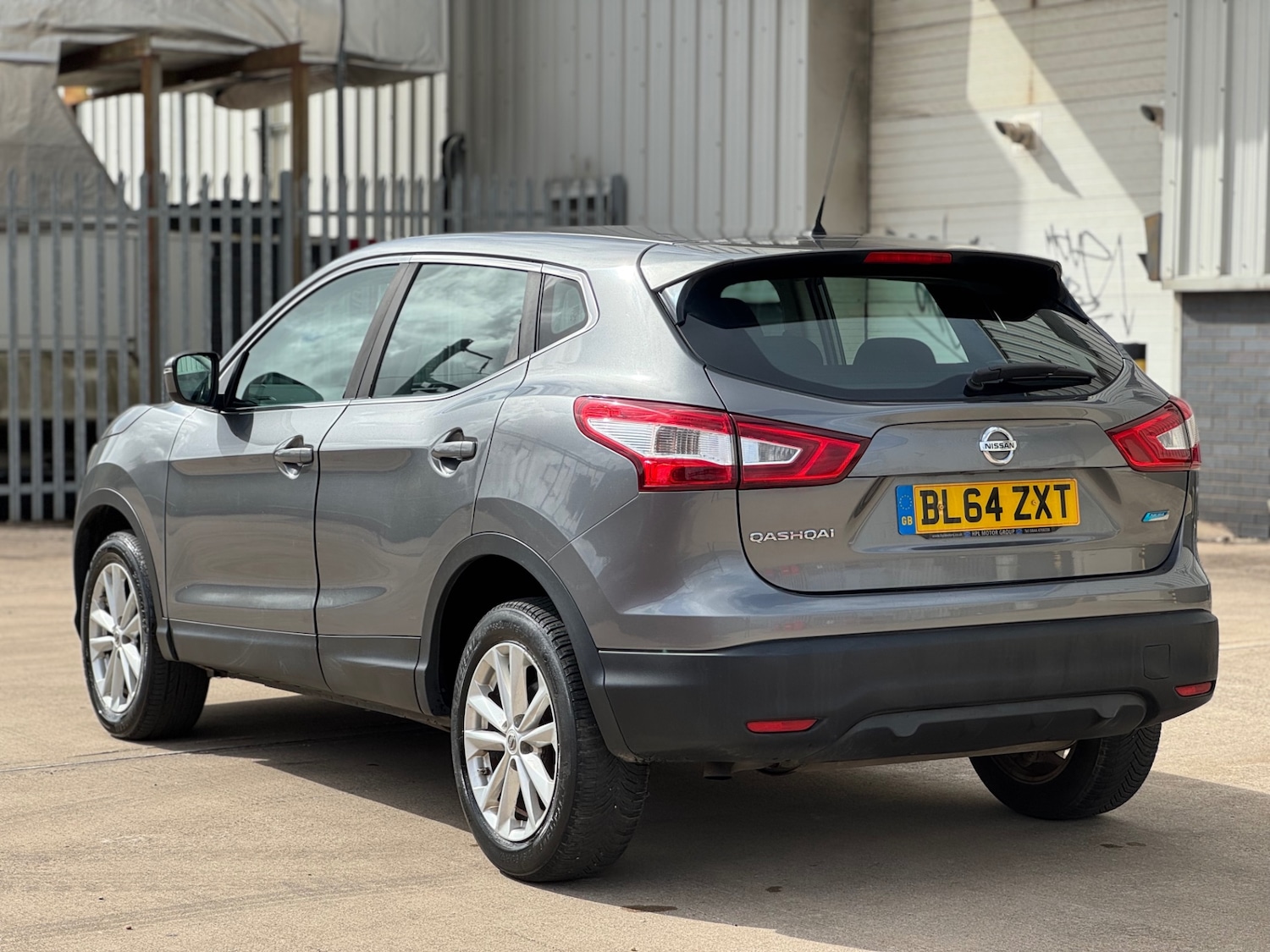 Used Nissan Qashqai 2015 for sale - 75976242: Photo 4