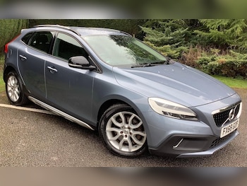 Used Volvo V40 2018 for sale - 78406065: Photo