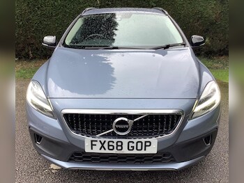 Used Volvo V40 2018 for sale - 78406065: Photo