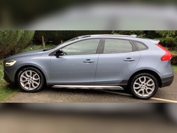 Used Volvo V40 2018 for sale - 78406065: Photo