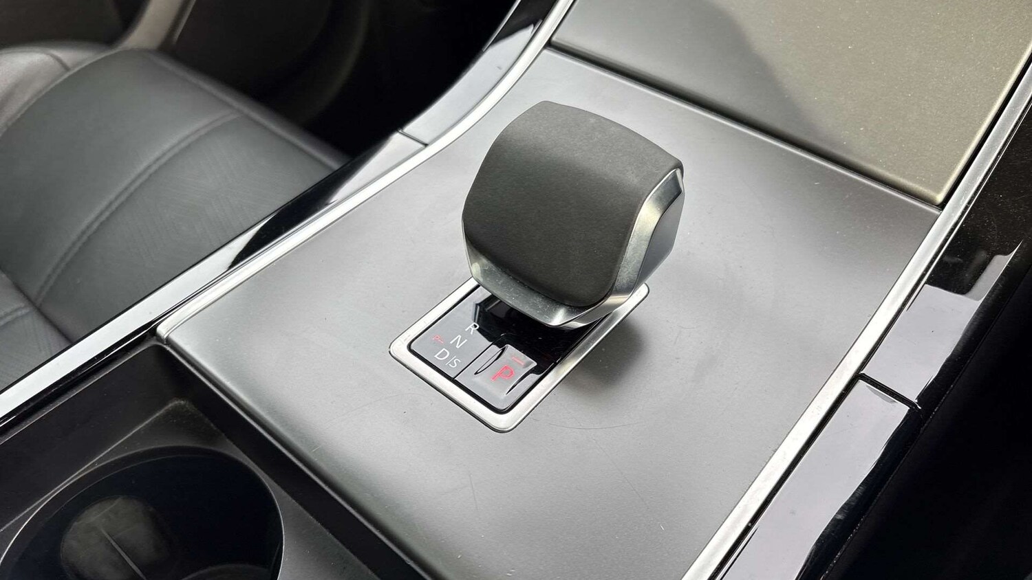 Used Land Rover Range Rover Velar 2024 for sale - 77361385: Photo 13