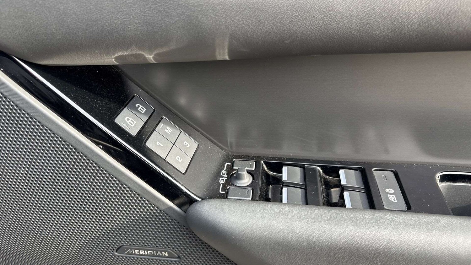 Used Land Rover Range Rover Velar 2024 for sale - 77361385: Photo 25