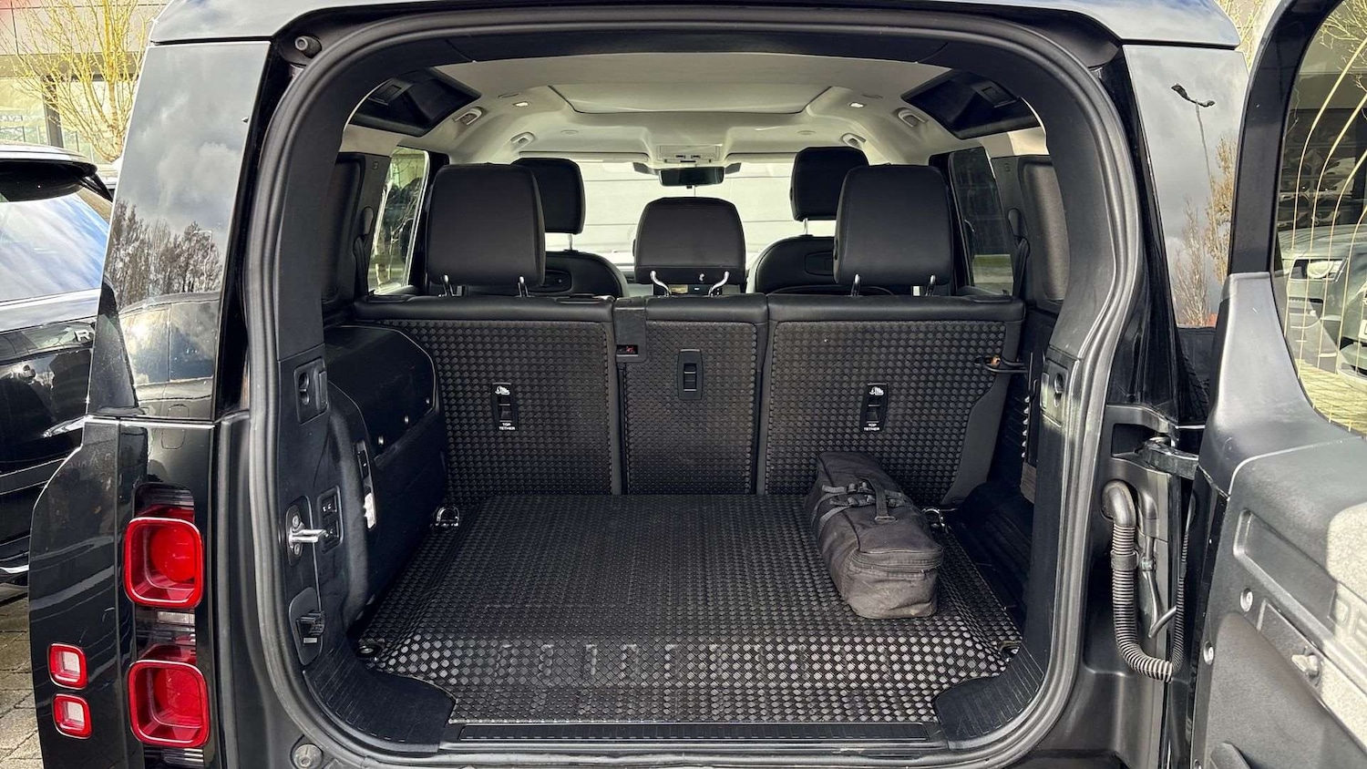 Used Land Rover Defender 2022 for sale - 77397855: Photo 10