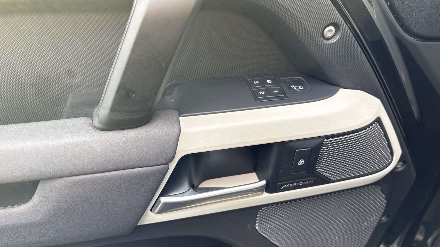 Used Land Rover Defender 2022 for sale - 77397855: Photo 31