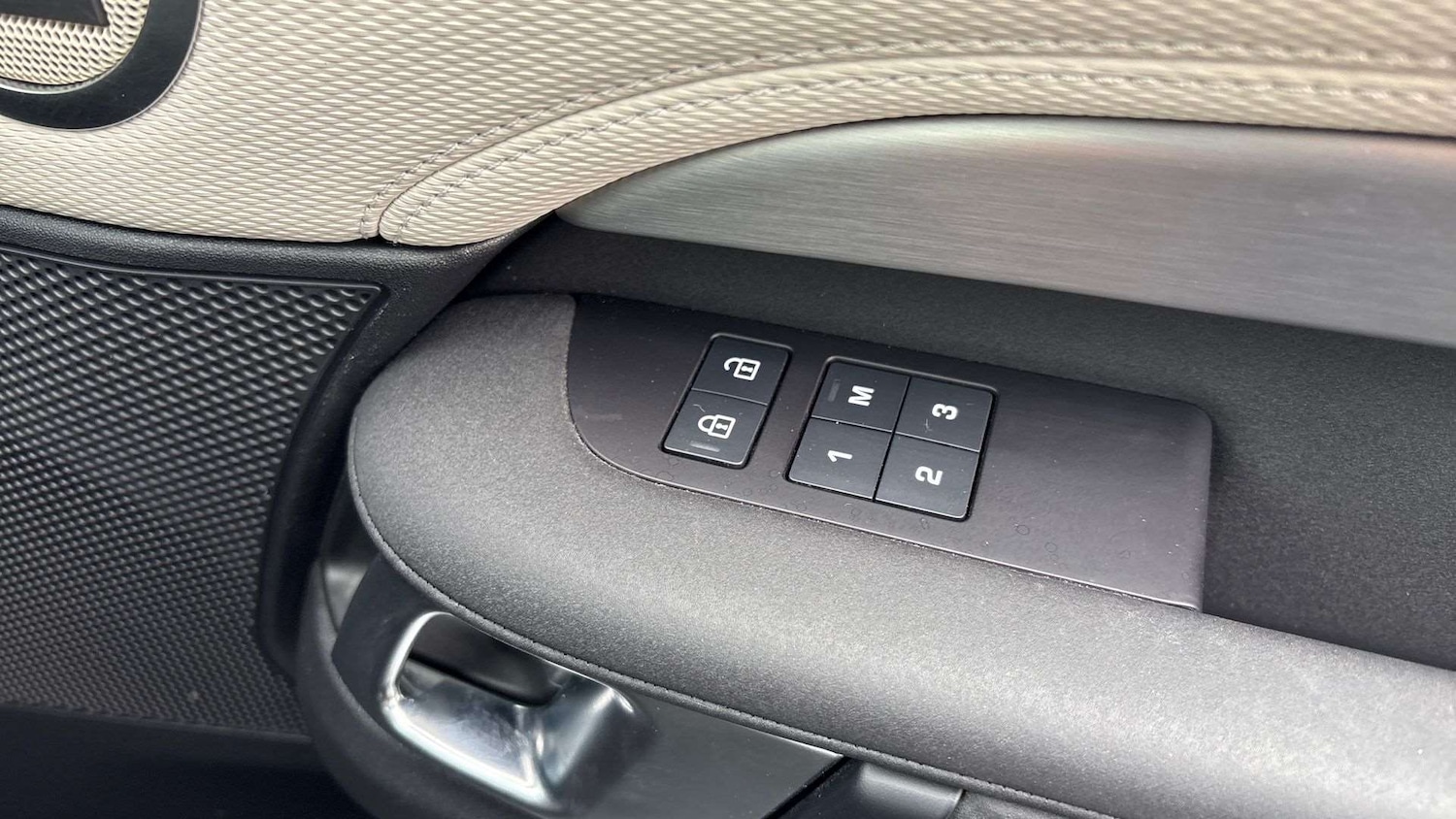 Used Land Rover Discovery 2024 for sale - 76955162: Photo 25