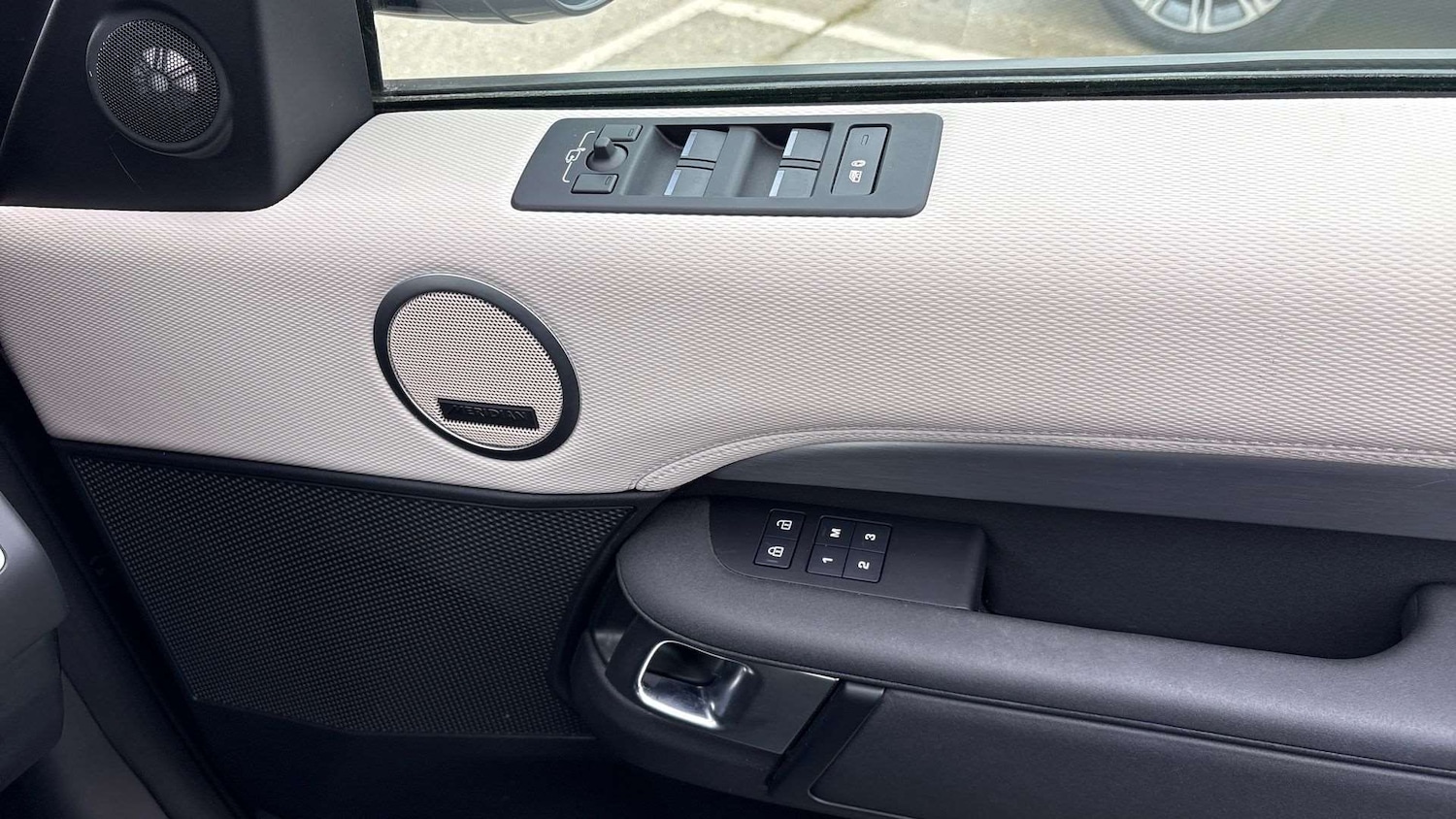 Used Land Rover Discovery 2024 for sale - 76955162: Photo 29