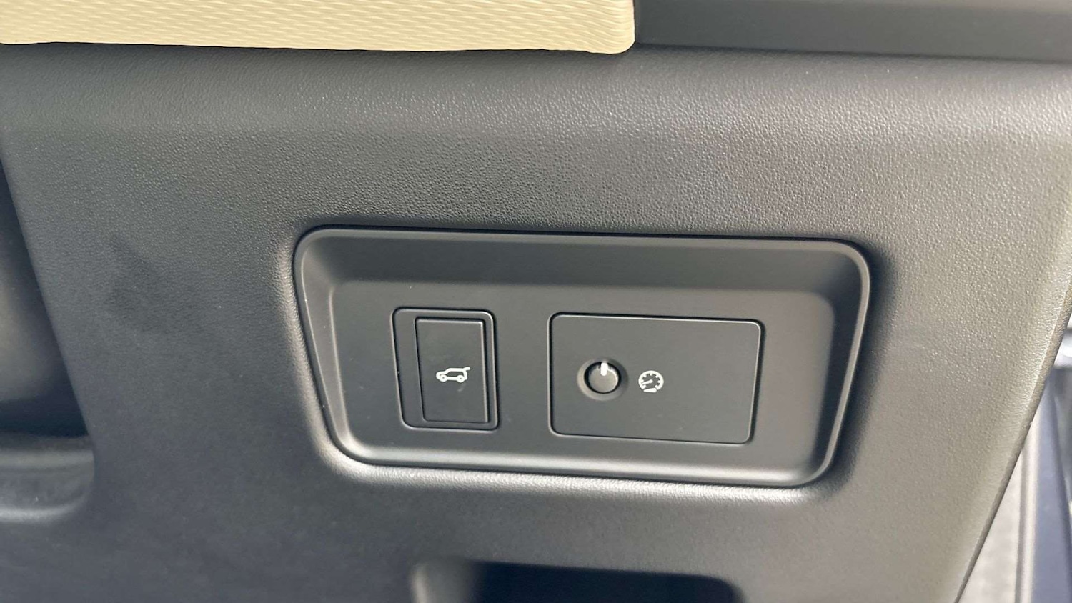 Used Land Rover Discovery 2024 for sale - 76955162: Photo 32