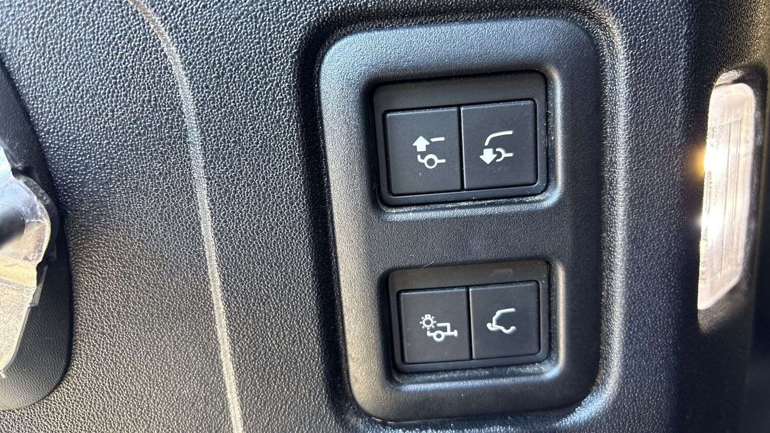 Used Land Rover Defender 110 2024 for sale - 76587688: Photo 27