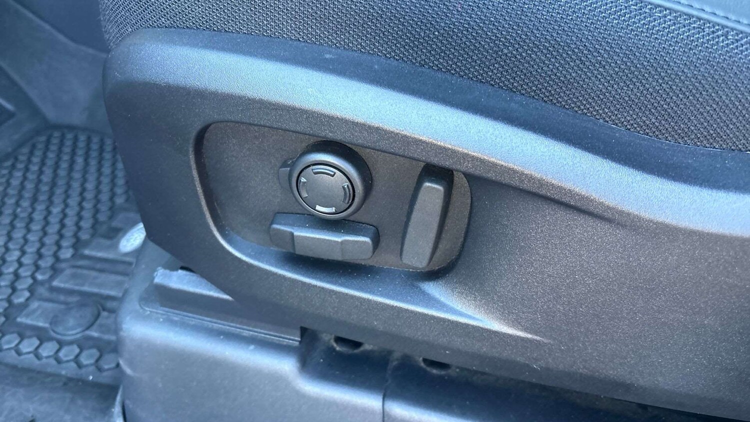 Used Land Rover Defender 110 2024 for sale - 76587688: Photo 30