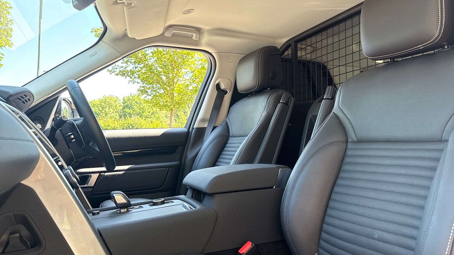 Used Land Rover Discovery 2024 for sale - 76460238: Photo 21