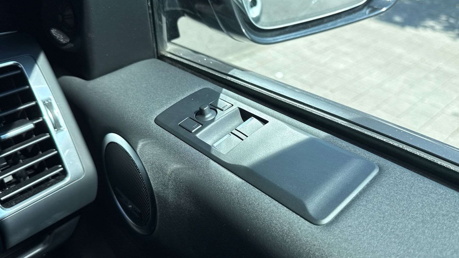 Used Land Rover Discovery 2024 for sale - 76460238: Photo 24