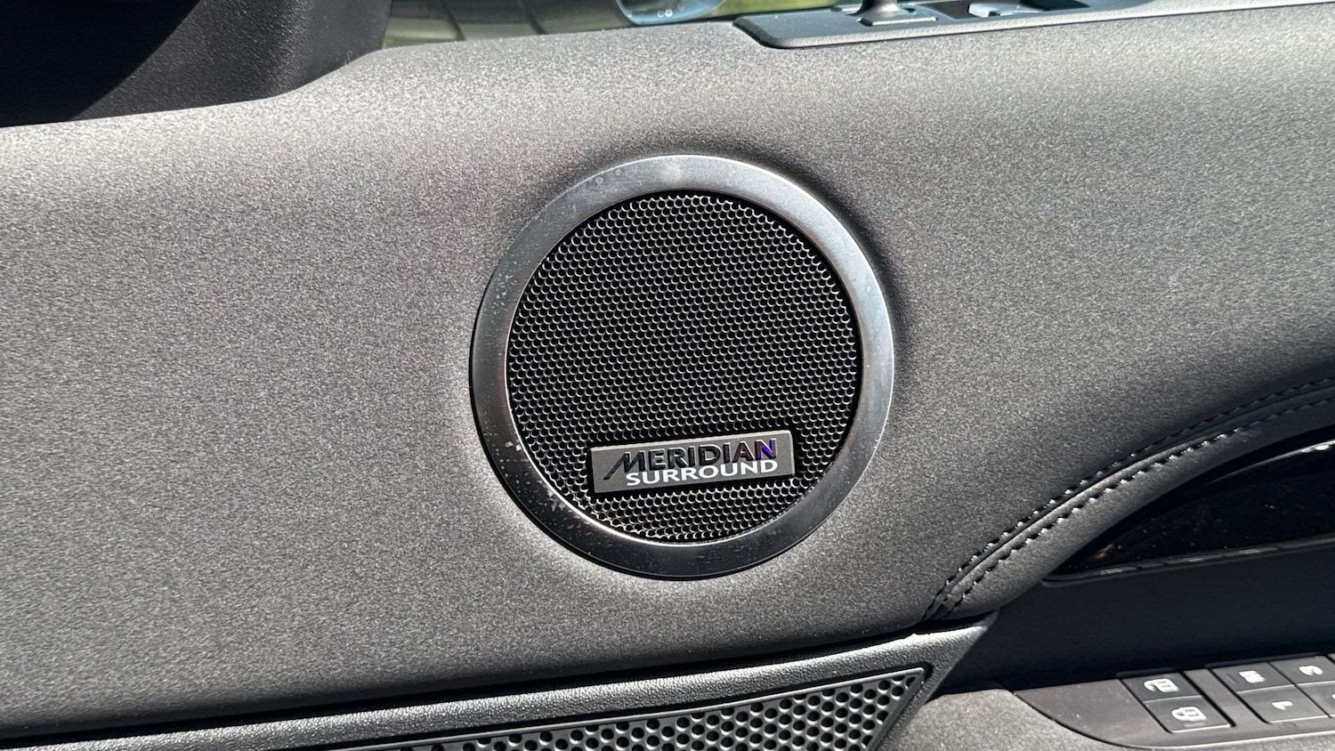 Used Land Rover Discovery 2024 for sale - 76460238: Photo 25