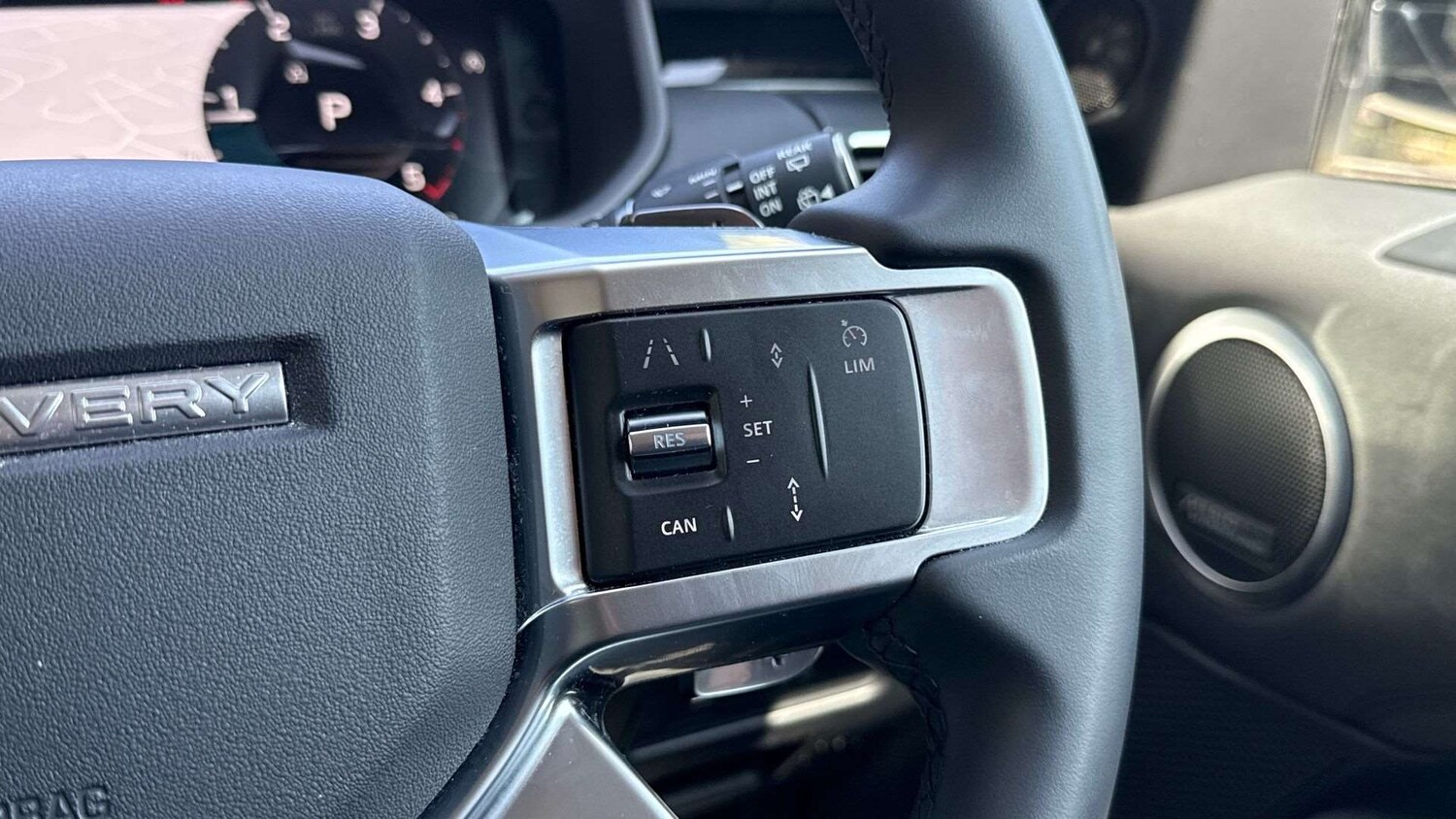 Used Land Rover Discovery 2024 for sale - 76460238: Photo 29