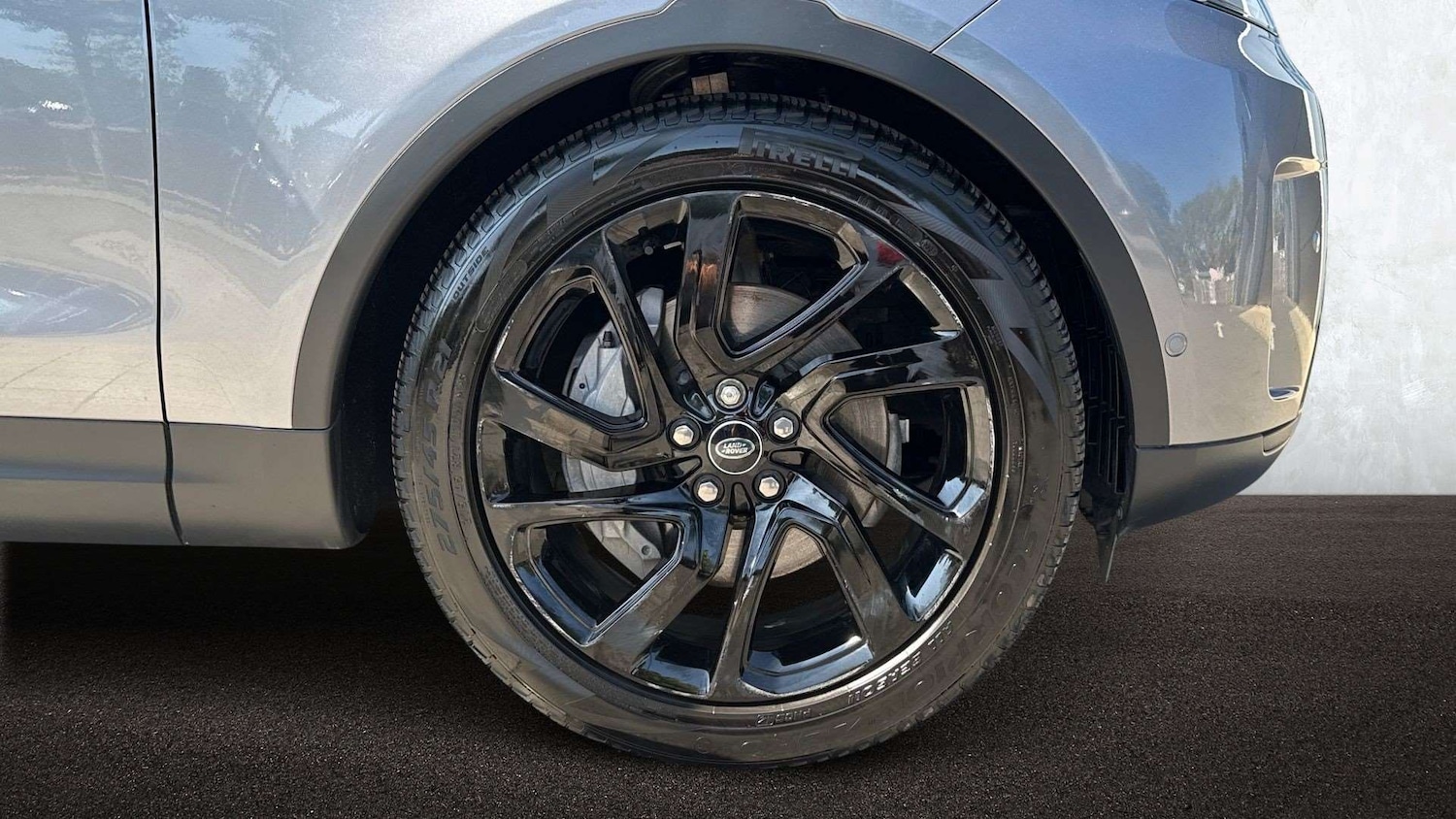 Used Land Rover Discovery 2024 for sale - 76460238: Photo 8