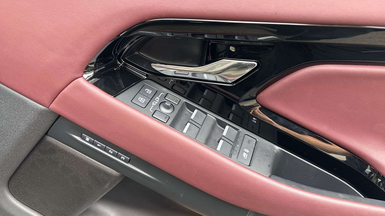 Used Land Rover Range Rover Evoque 2024 for sale - 76661846: Photo 25