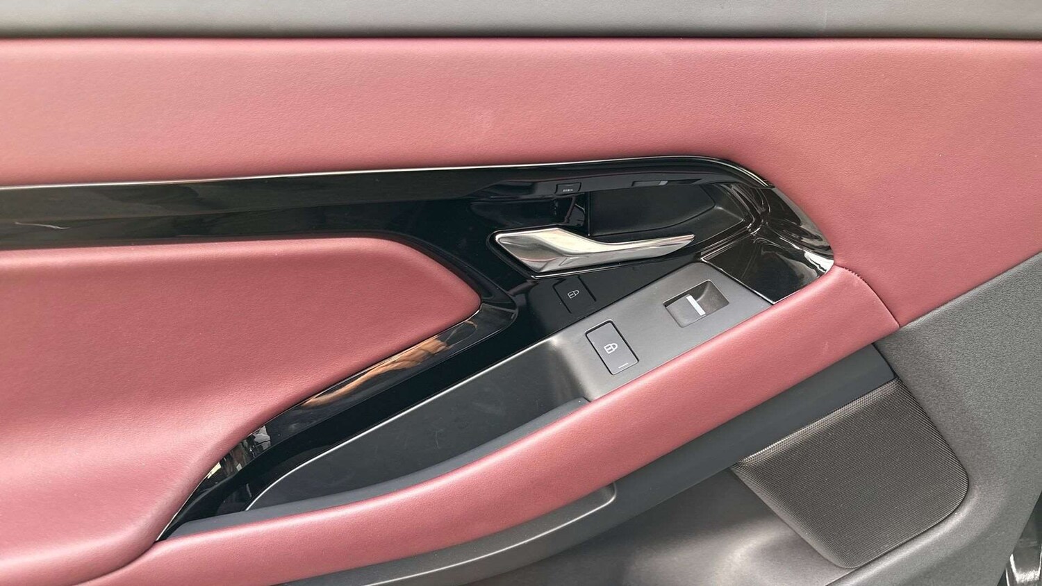 Used Land Rover Range Rover Evoque 2024 for sale - 76661846: Photo 29